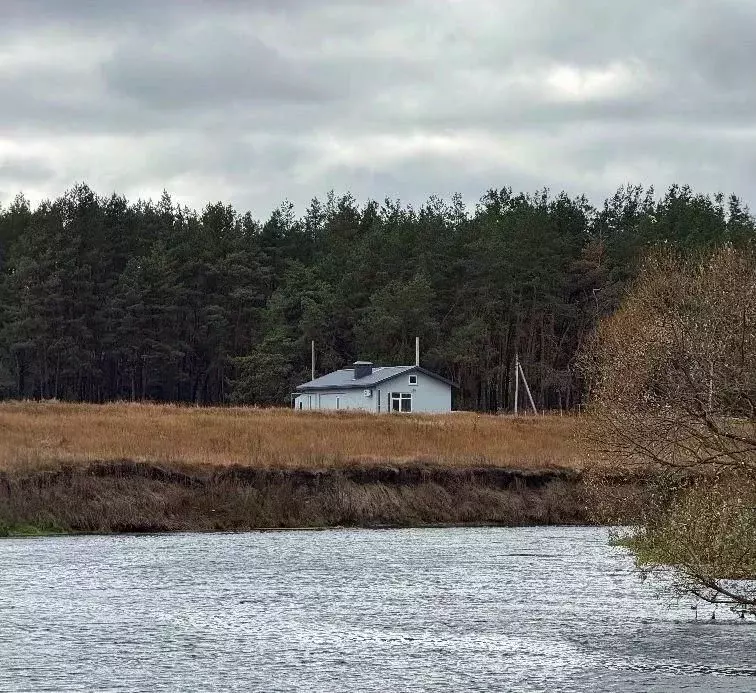 Дом в Курская область, Октябрьский район, Катыринский сельсовет, д. ... - Фото 1