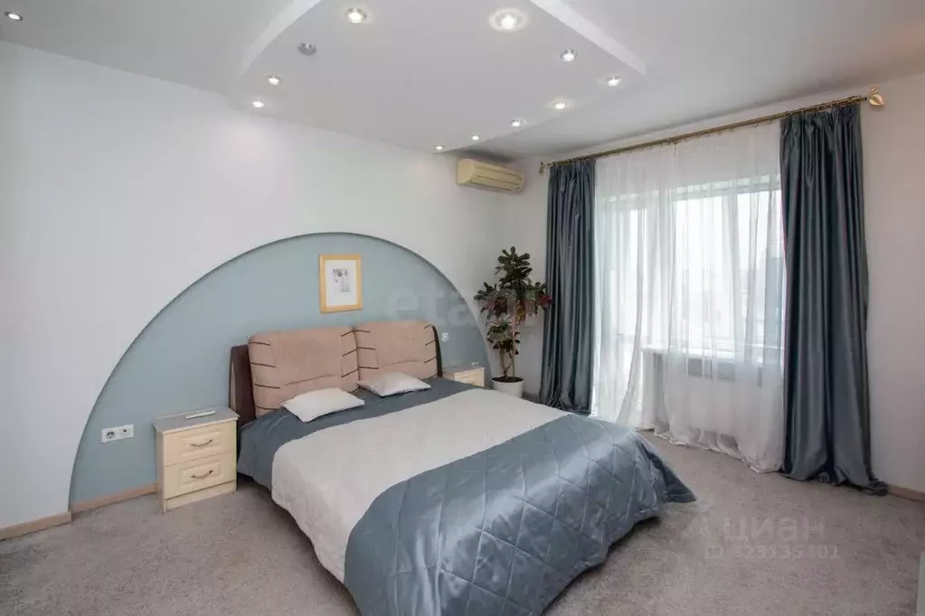 4-к кв. Кемеровская область, Новокузнецк ул. Кирова, 109 (158.8 м) - Фото 0