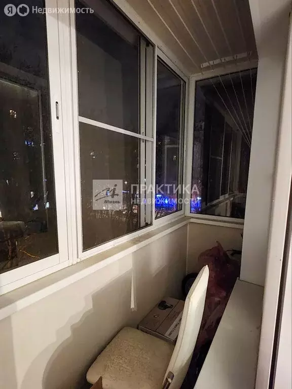 3-комнатная квартира: Москва, улица Маршала Бирюзова, 9 (56 м) - Фото 2