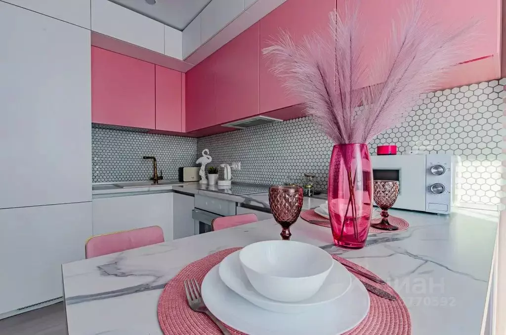 Студия Татарстан, Казань ул. Рауиса Гареева, 111к1 (34.0 м) - Фото 0