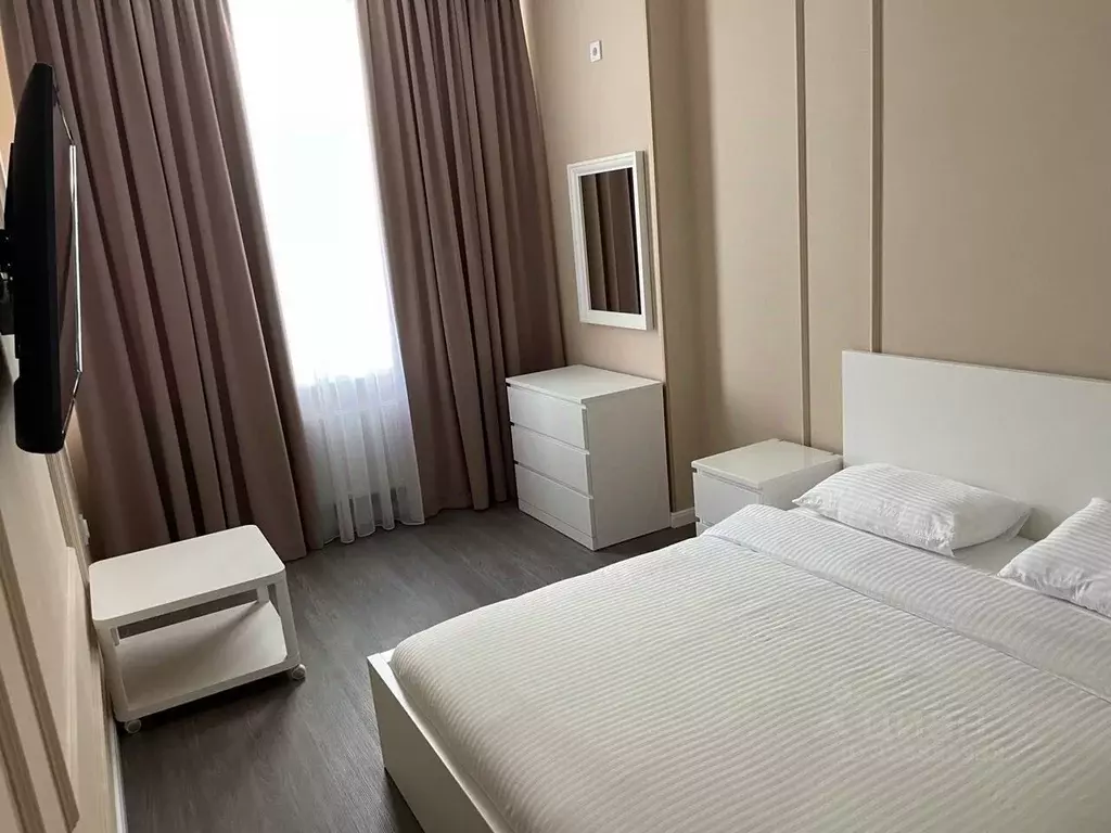 1-к кв. Крым, Симферополь ул. Пахотная, 10 (40.0 м) - Фото 1