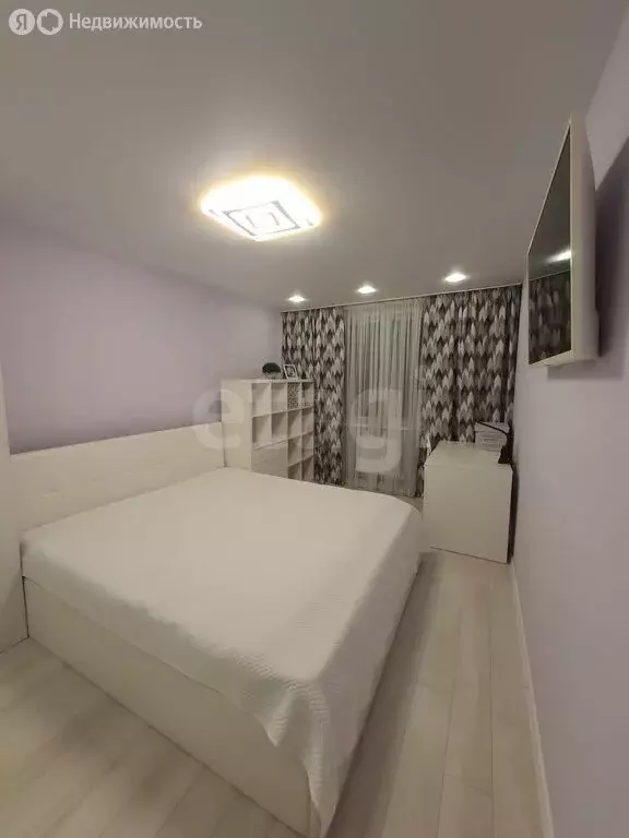 3-комнатная квартира: Медведево, посёлок городского типа Медведево, ... - Фото 1