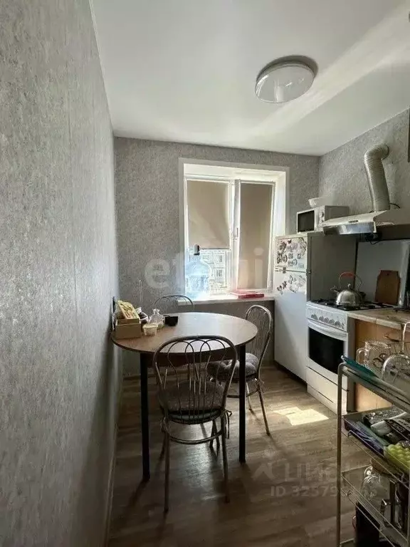 2-к кв. Коми, Сыктывкар Строитель мкр, ул. Новоселов, 9 (43.5 м) - Фото 1