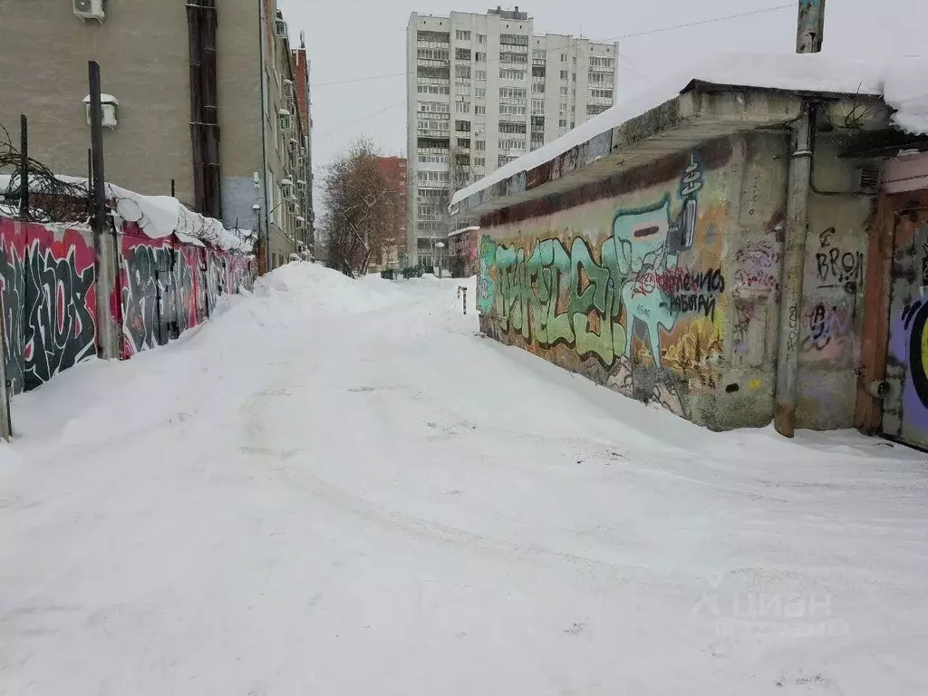Гараж в Свердловская область, Екатеринбург ул. Куйбышева, 48к8 (18 м) - Фото 1