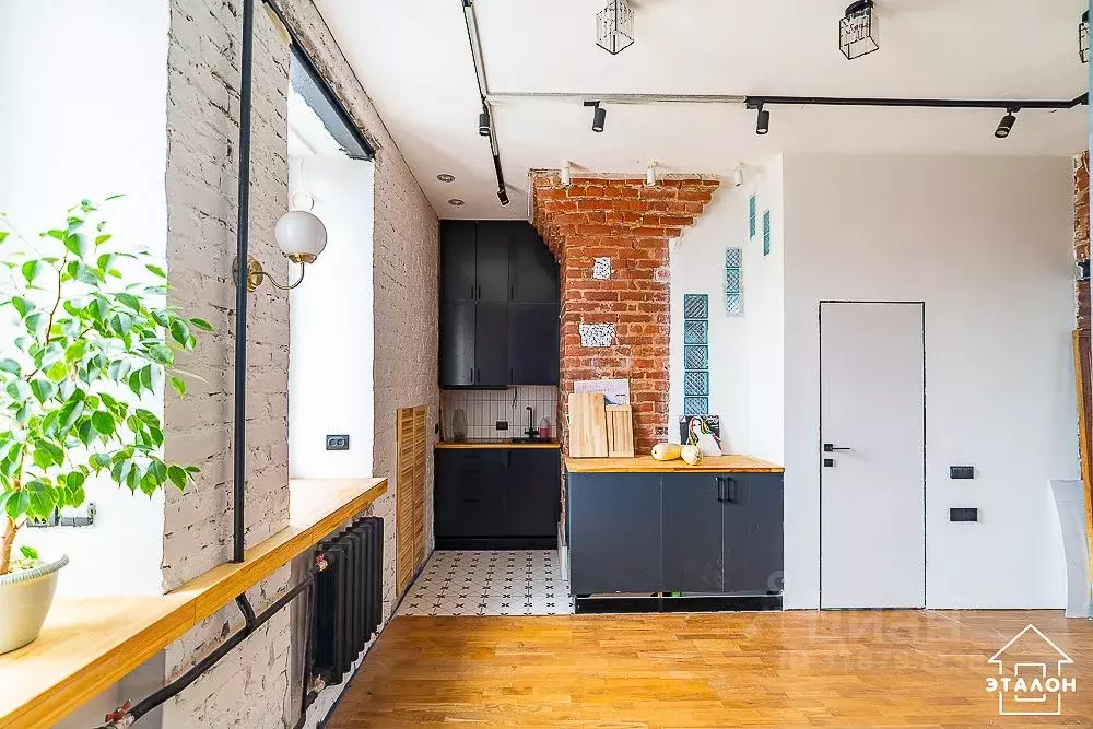 3-к кв. Омская область, Омск ул. Маяковского, 19 (61.2 м) - Фото 1