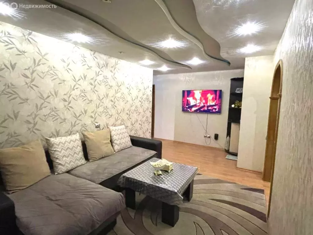 3-комнатная квартира: Мурманск, улица Магомета Гаджиева, 8 (57 м) - Фото 2