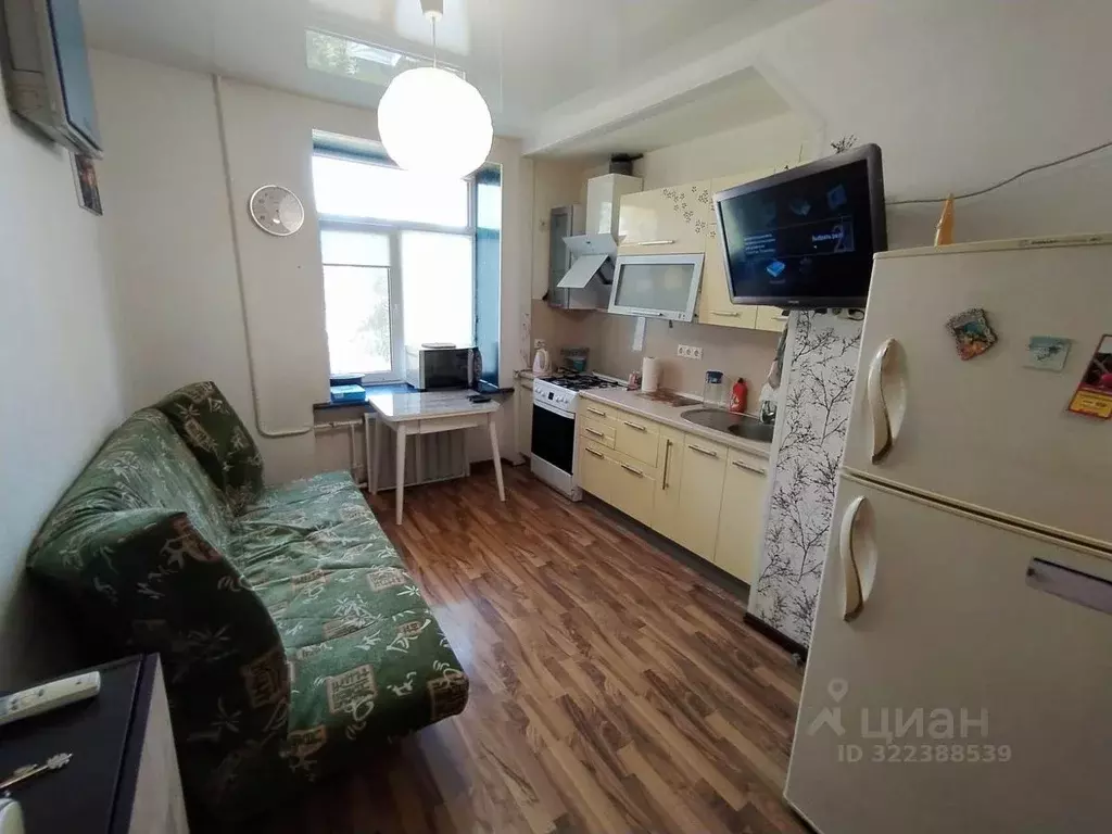 2-к кв. Удмуртия, Ижевск пл. имени 50-летия Октября, 1 (55.0 м) - Фото 0