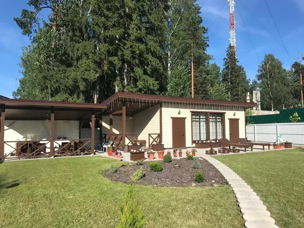 Дом в Ленинградская область, Луга Пионерская ул. (40 м) - Фото 1