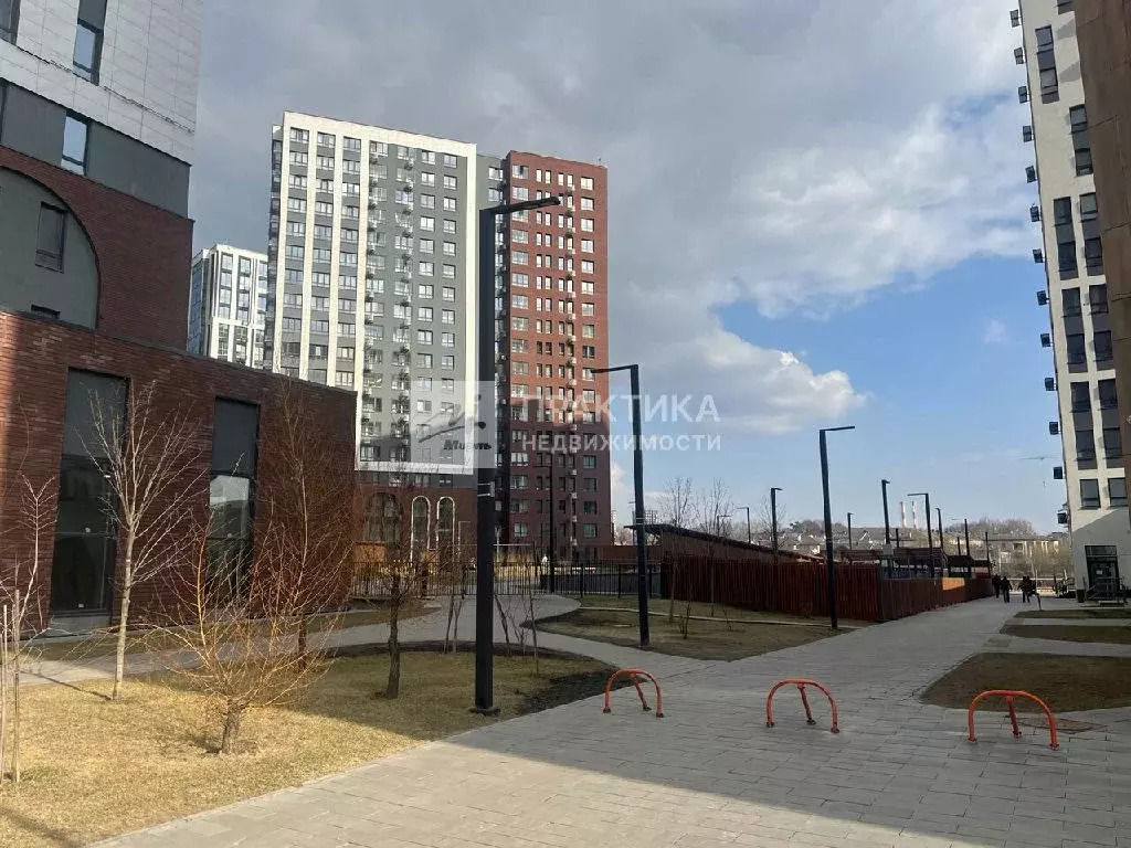 Продается 3-комнатная квартира - Фото 1