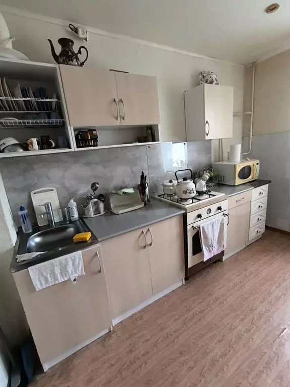 3-к. квартира, 808 м, 2/5 эт. - Фото 0
