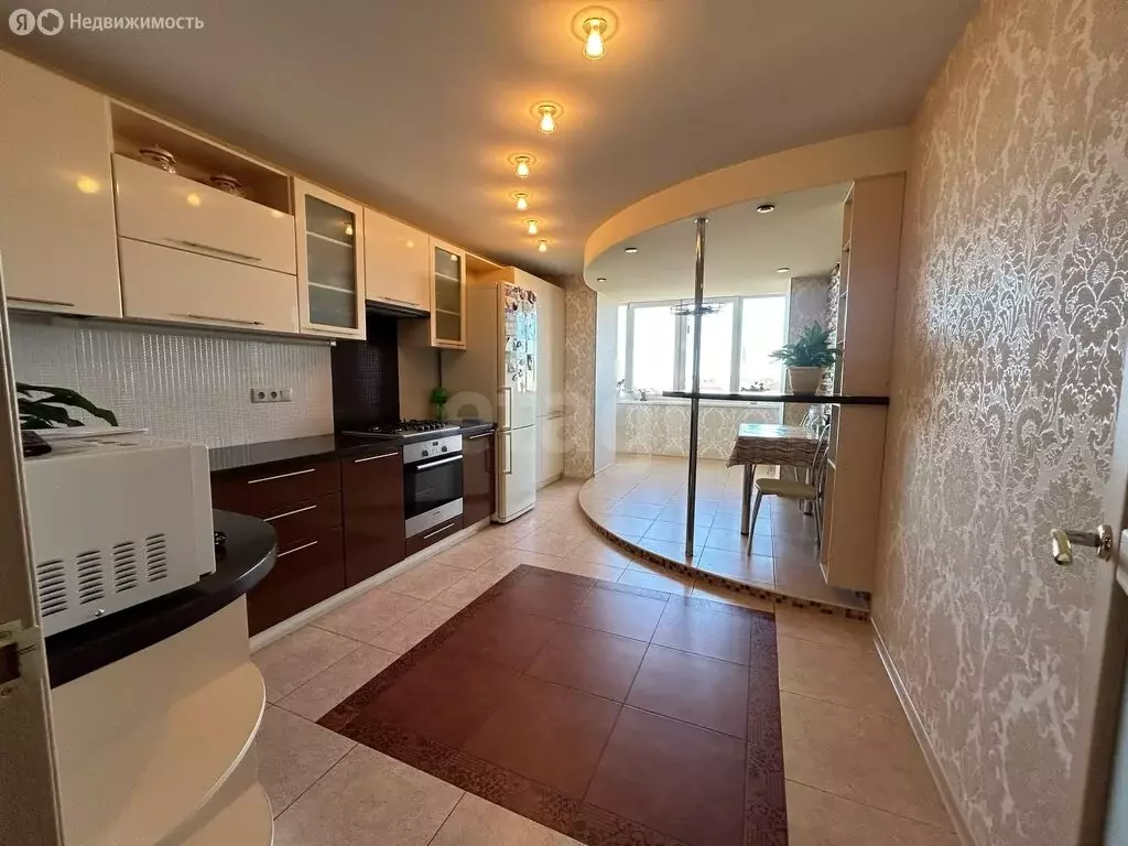 3-комнатная квартира: Котлас, улица 70 лет Октября, 18 (91.7 м) - Фото 2