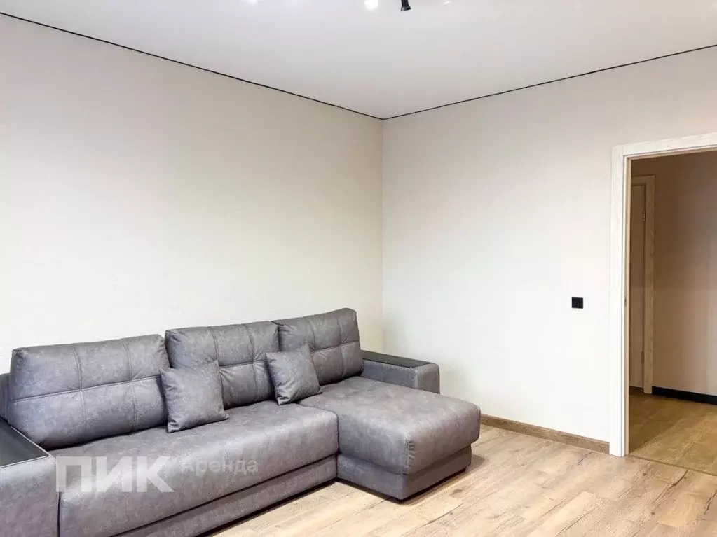 3-к кв. Москва Синявинская ул., 11к2 (72.7 м) - Фото 1