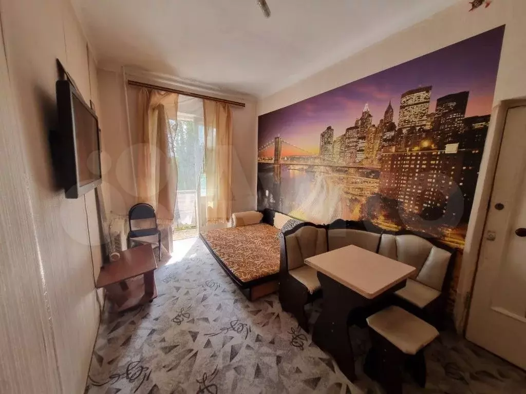 Комната 17 м в 4-к., 2/3 эт. - Фото 0
