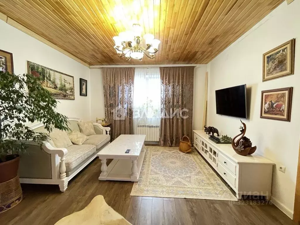 Дом в Бурятия, Улан-Удэ 120-й мкр, 16А (100 м) - Фото 1