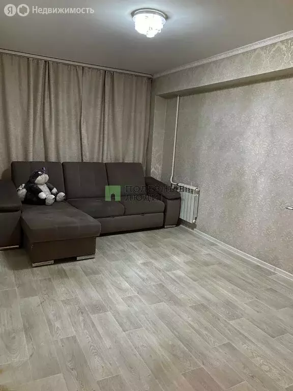 3-комнатная квартира: Чита, улица Красных Коммунаров, 21 (66.6 м) - Фото 0