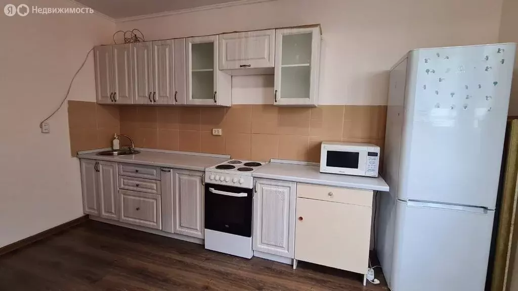 3-комнатная квартира: посёлок городского типа Дрожжино, Новое шоссе, ... - Фото 0