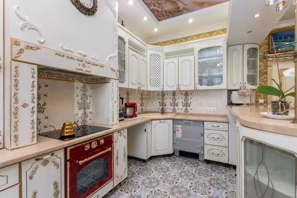 3-к кв. Тюменская область, Тюмень ул. Малыгина, 90 (145.0 м) - Фото 1
