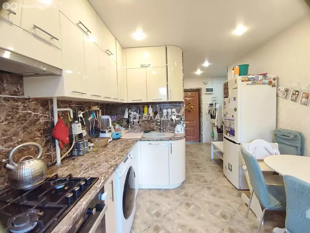 3-комнатная квартира: Пермь, улица Чехова, 22 (57.9 м) - Фото 2