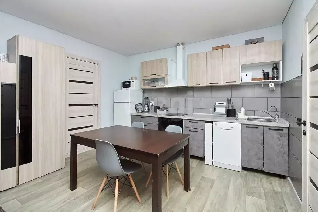 2-к кв. Тюменская область, Тюменский муниципальный округ, Боровский рп ... - Фото 1