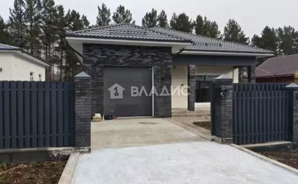 Дом в Иркутская область, Иркутский муниципальный округ, д. Карлук, ... - Фото 1