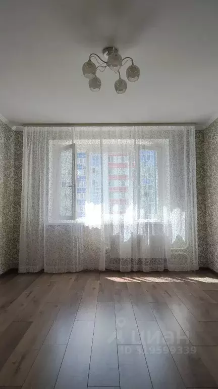 2-к кв. Тюменская область, Тюмень ул. Федюнинского, 56к2 (70.0 м) - Фото 0