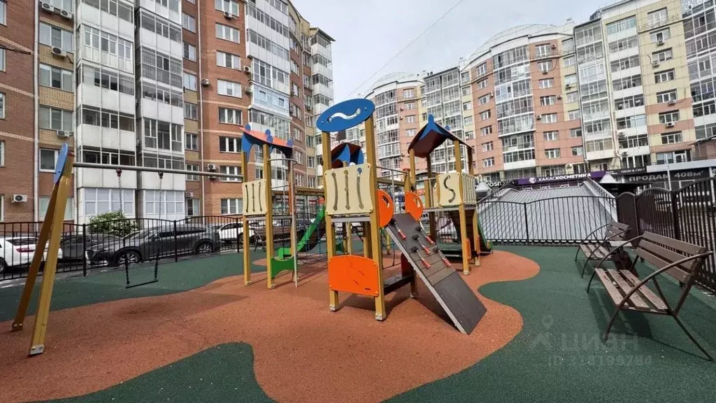 3-к кв. Хакасия, Абакан ул. Чехова, 95к1 (92.7 м) - Фото 0