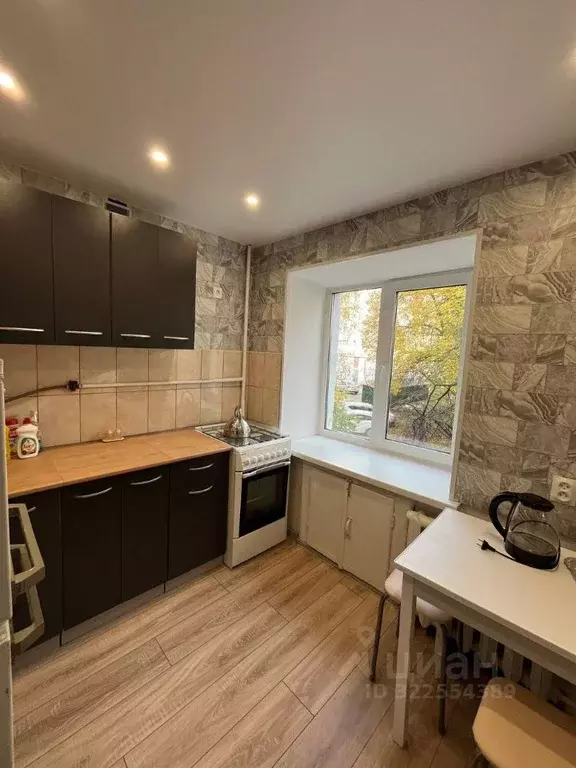 2-к кв. Удмуртия, Ижевск ул. имени Вадима Сивкова, 156 (45.0 м) - Фото 1