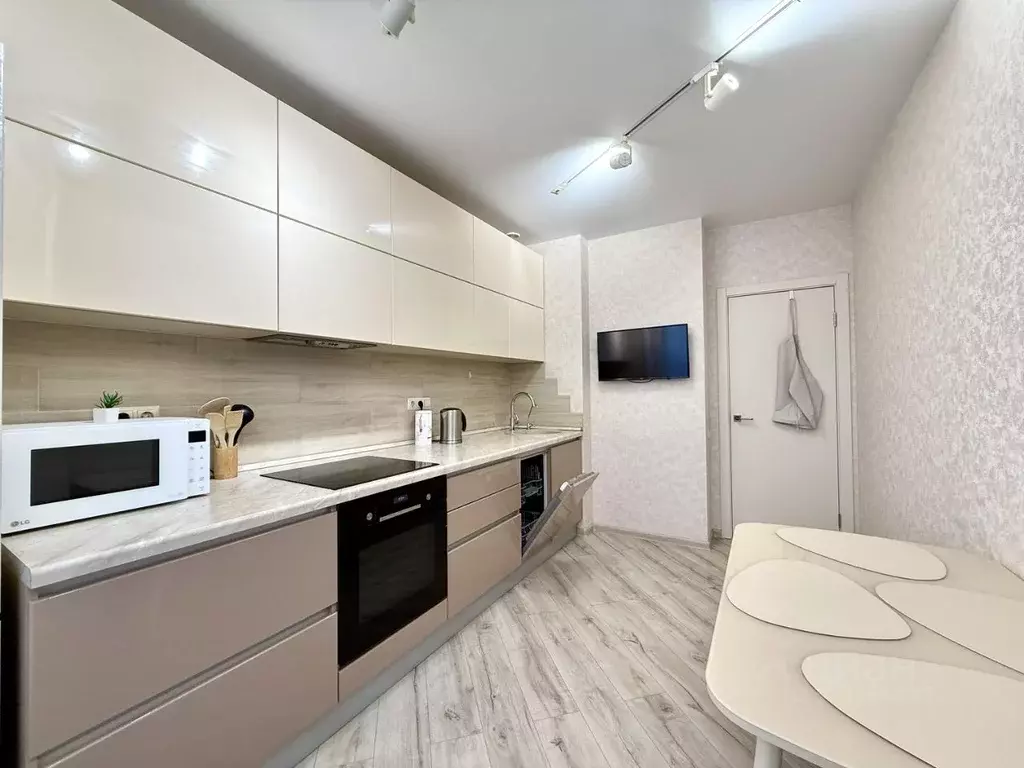 3-к кв. Татарстан, Казань Комсомольская ул., 2 (81.0 м) - Фото 2