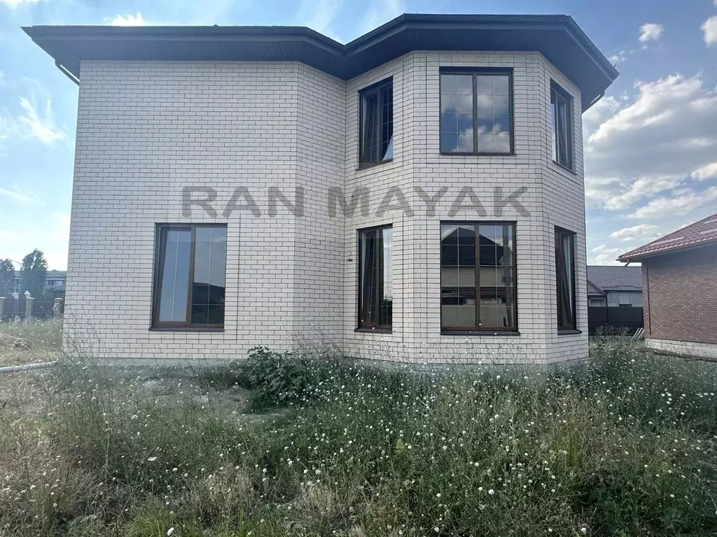 Дом в Адыгея, Майкоп Российская ул., 51 (280 м) - Фото 0