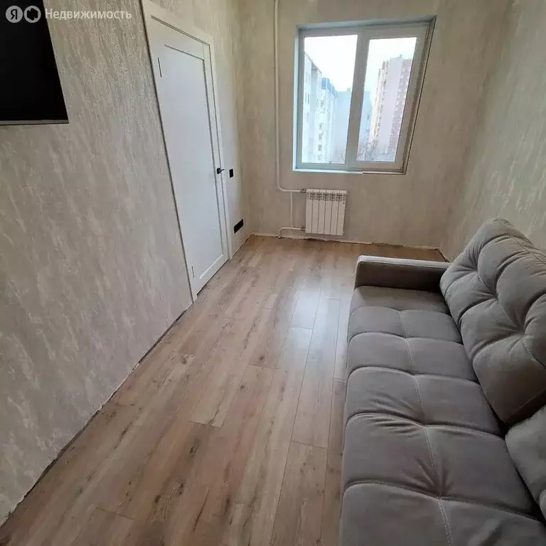 1-комнатная квартира: Тюмень, улица Елизарова, 30 (27 м) - Фото 1