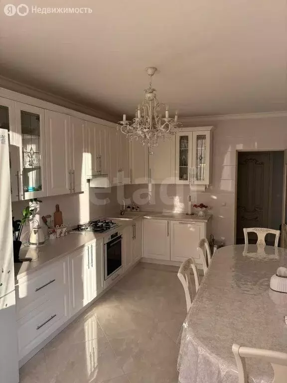 2-комнатная квартира: Владикавказ, улица Шамиля Джикаева, 6 (75 м) - Фото 2