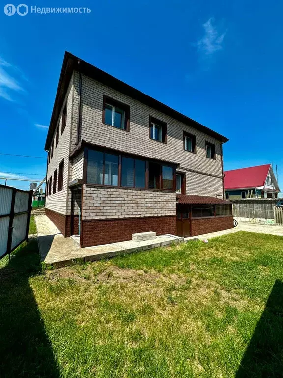 Дом в село Биклянь, улица Ахметшина, 84 (233.7 м) - Фото 0