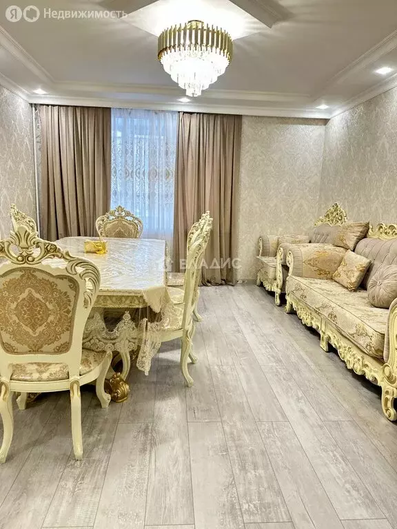 3-комнатная квартира: Уфа, улица Академика Королёва, 6 (71.1 м) - Фото 1