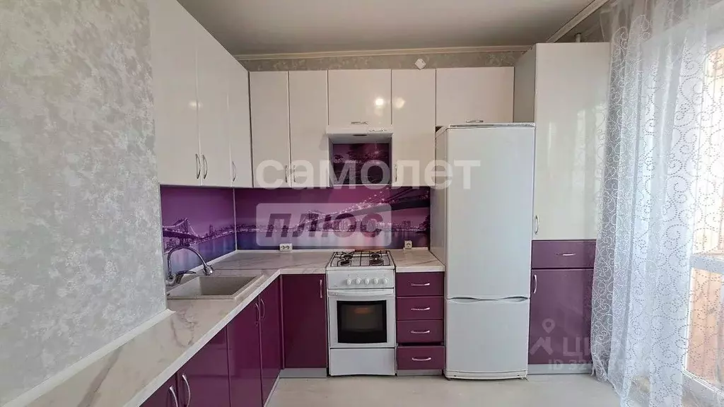 3-к кв. Курская область, Курск просп. Победы, 18 (76.5 м) - Фото 0