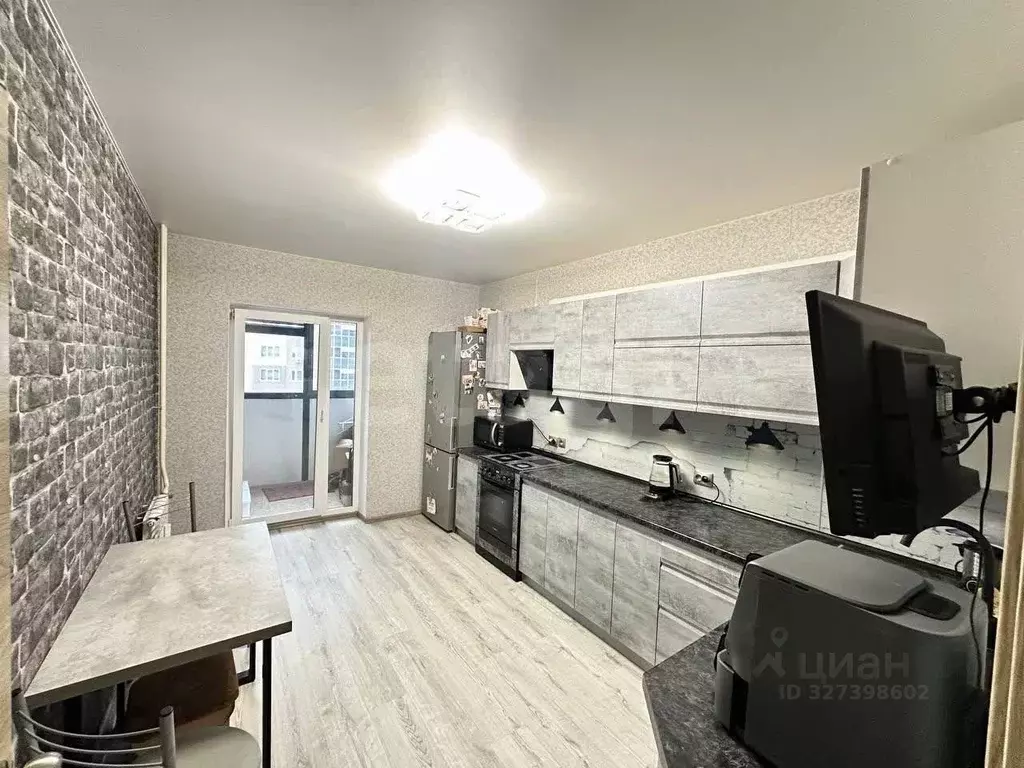 2-к кв. Воронежская область, Воронеж Острогожская ул., 170/7 (58.5 м) - Фото 1