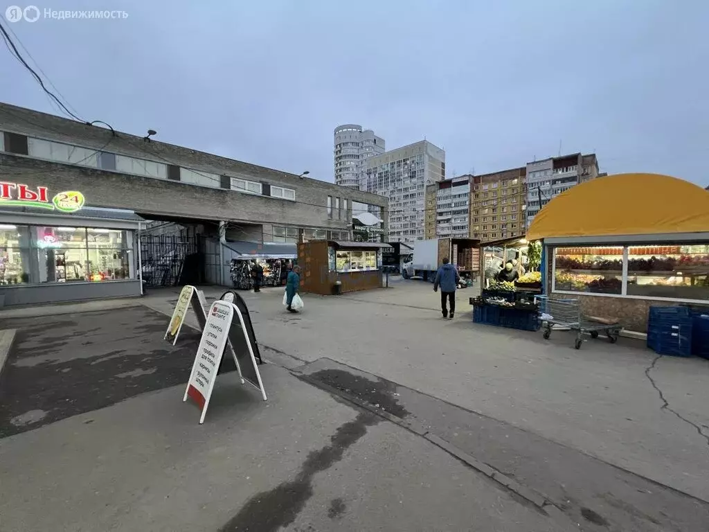Торговая площадь (400 м) - Фото 1