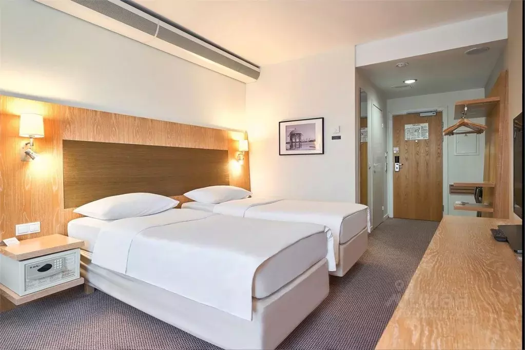 Комната Свердловская область, Екатеринбург ул. Мамина-Сибиряка, 98 ... - Фото 2