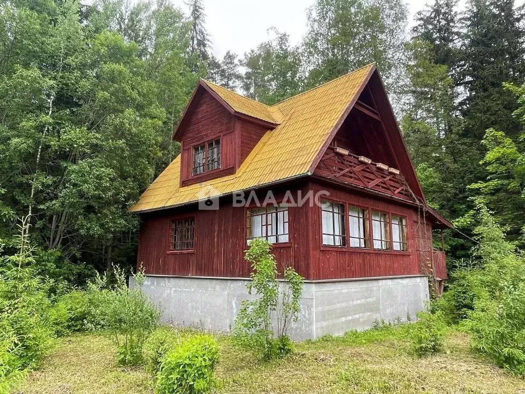Дом в Ленинградская область, Выборгский район, Рощинское городское ... - Фото 0