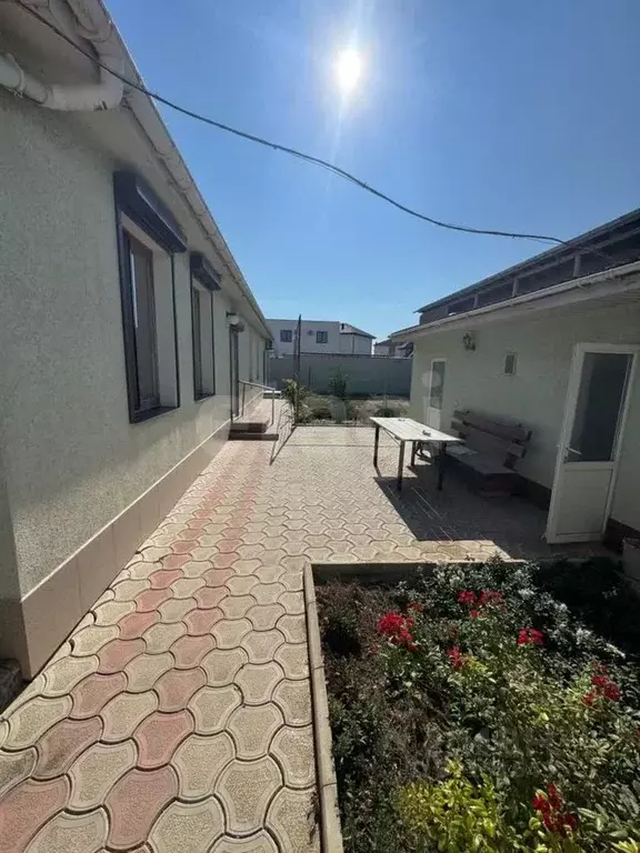 Дом в Крым, Евпатория городской округ, Заозерное пгт ул. ... - Фото 1