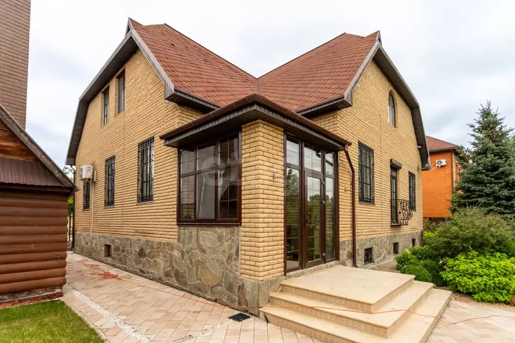 Дом в Татарстан, Набережные Челны ул. Сибгатуллина, 8 (314 м) - Фото 1