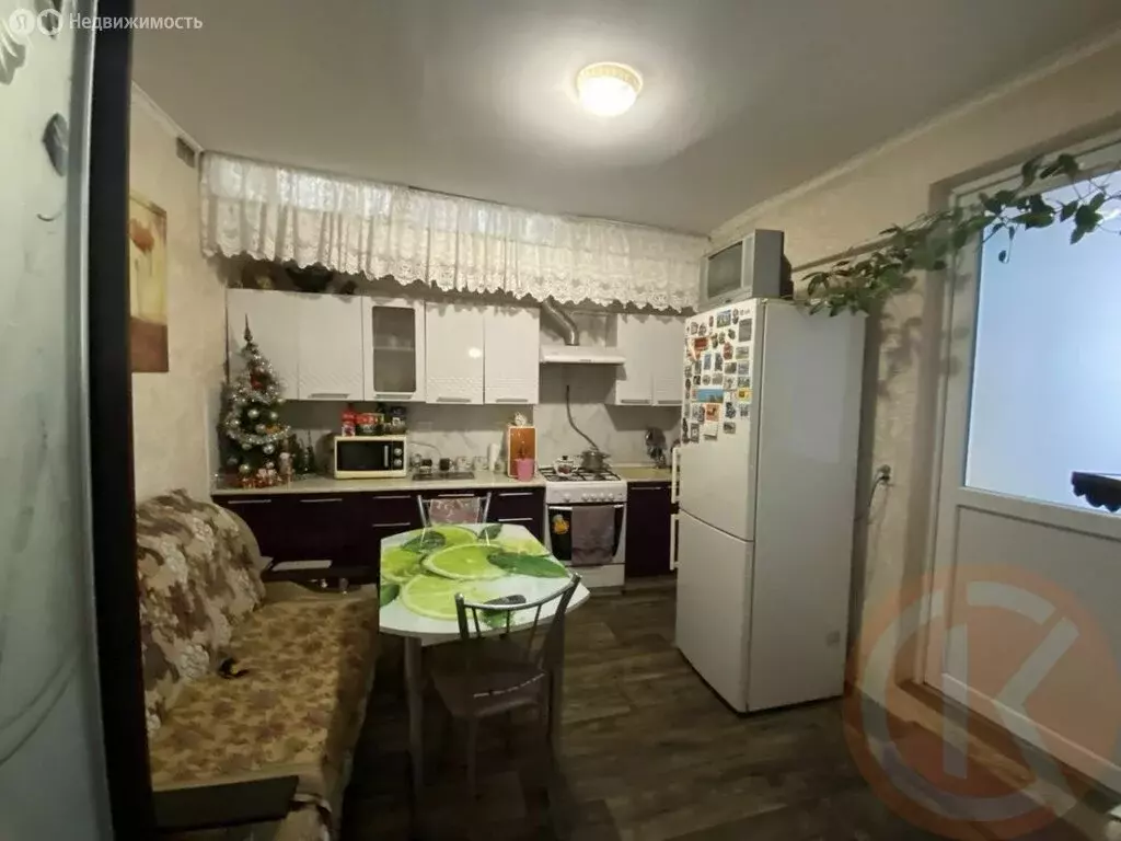 3-комнатная квартира: Евпатория, улица Революции, 16 (67.7 м) - Фото 1