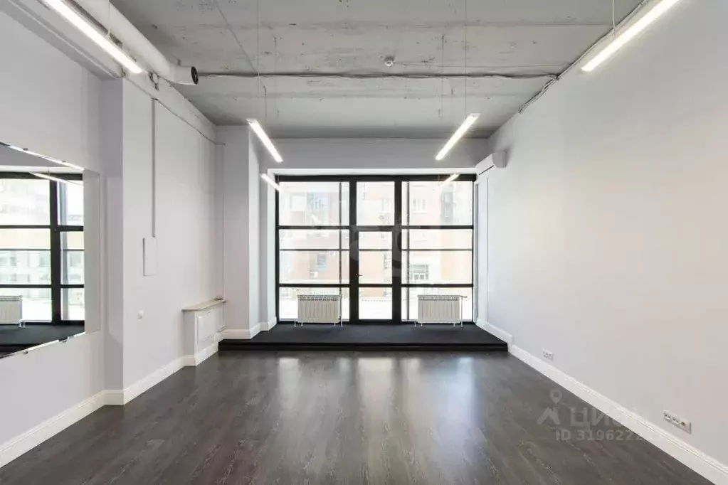 Помещение свободного назначения в Тюменская область, Тюмень Советская ... - Фото 1