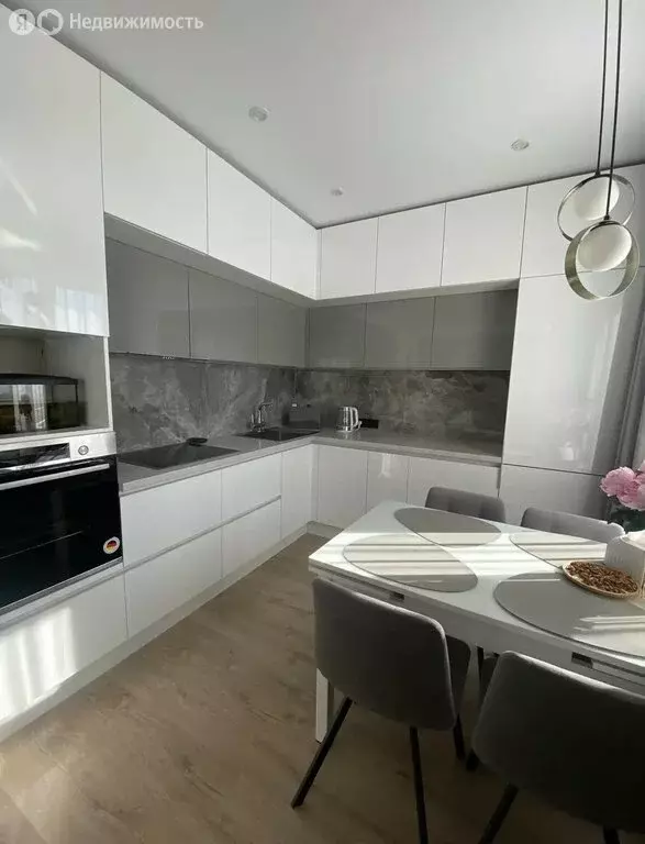 3-комнатная квартира: Курган, жилой район Заозёрный, 4-й микрорайон, ... - Фото 1