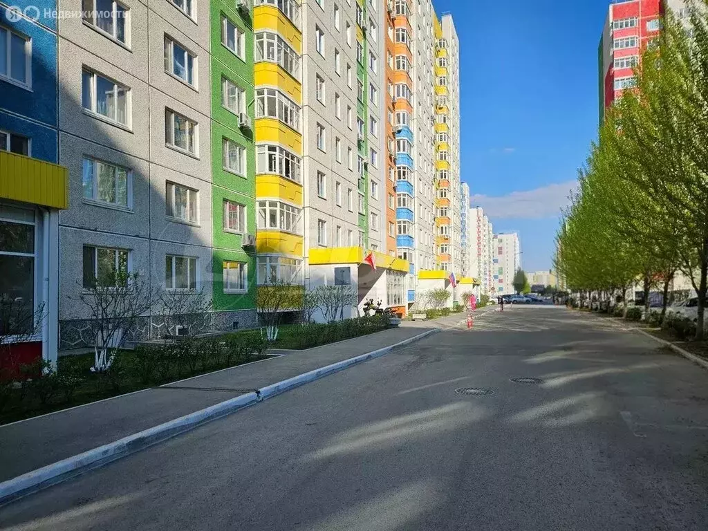 3-комнатная квартира: Тюмень, улица Александра Митинского, 3 (87 м) - Фото 1
