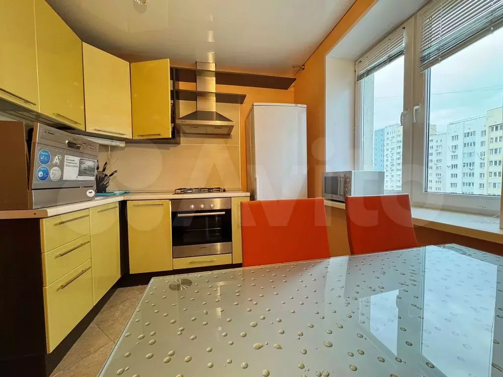 2-к. квартира, 60 м, 10/10 эт. - Фото 1