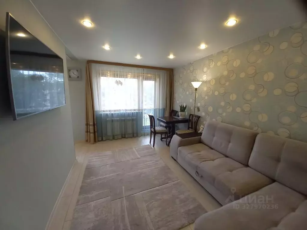 2-к кв. Ленинградская область, Гатчина ул. 7-й Армии, 15А (43.7 м) - Фото 1