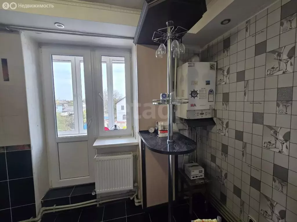 3-комнатная квартира: Саки, улица Кузнецова, 18Б (77.4 м) - Фото 1