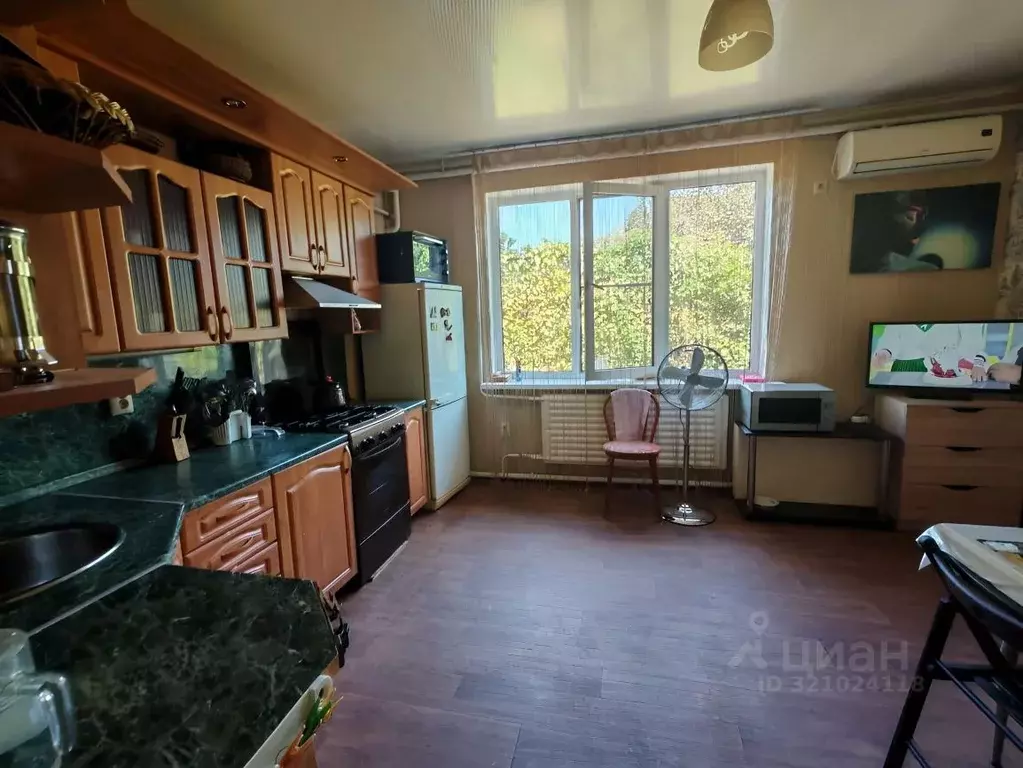 Дом в Адыгея, Тахтамукайский район, Яблоновский пгт Молодежная ул., 8 ... - Фото 0