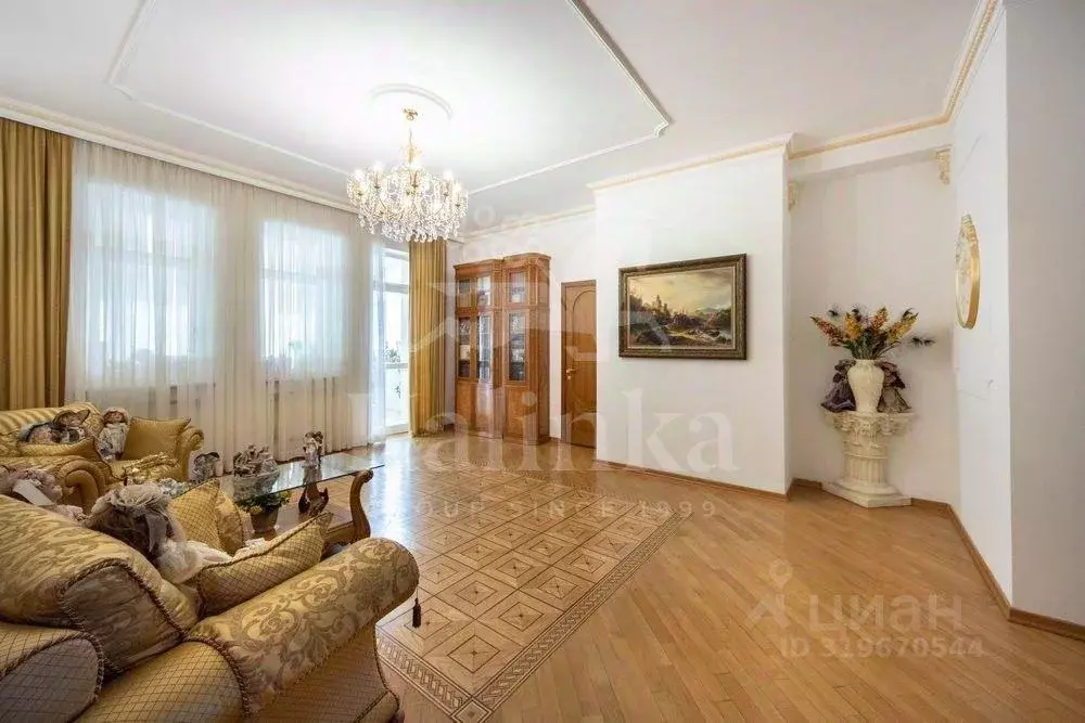 Квартира, 3 комнаты, 200 м - Фото 0