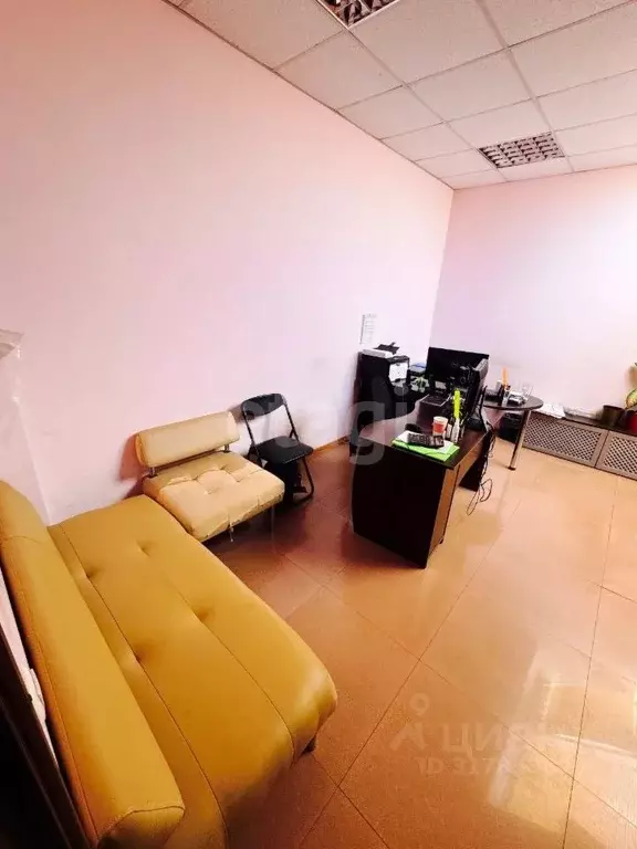 Офис в Крым, Симферополь ул. Петропавловская (19 м) - Фото 2